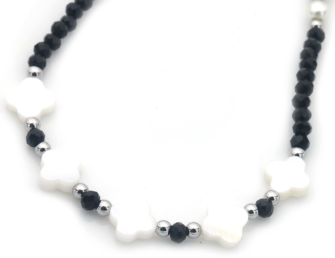 I-E15.2 N100-021S S. Steel Necklace Glassbeads